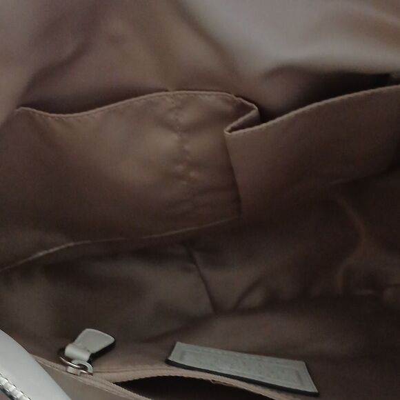 Coach   - Picture 8 of 9